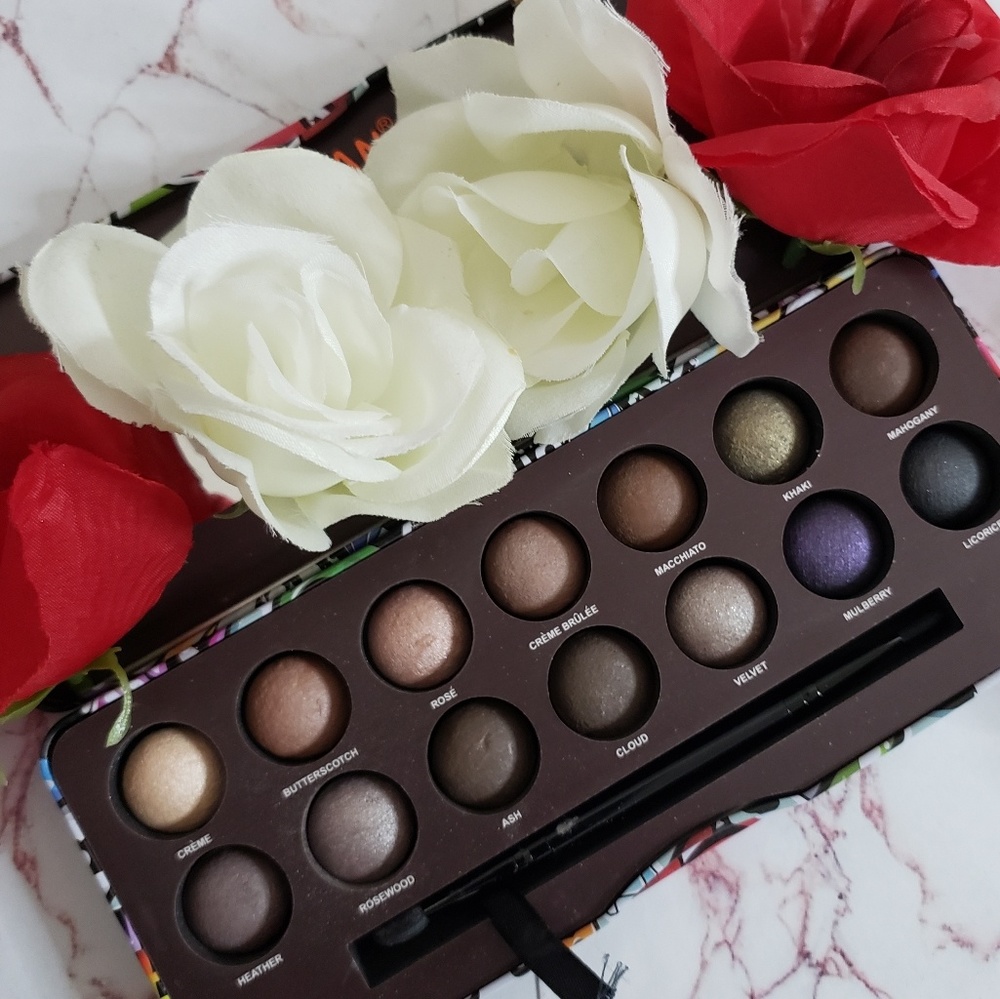 The Delectables Eyeshadow Palette Smokey Neutral